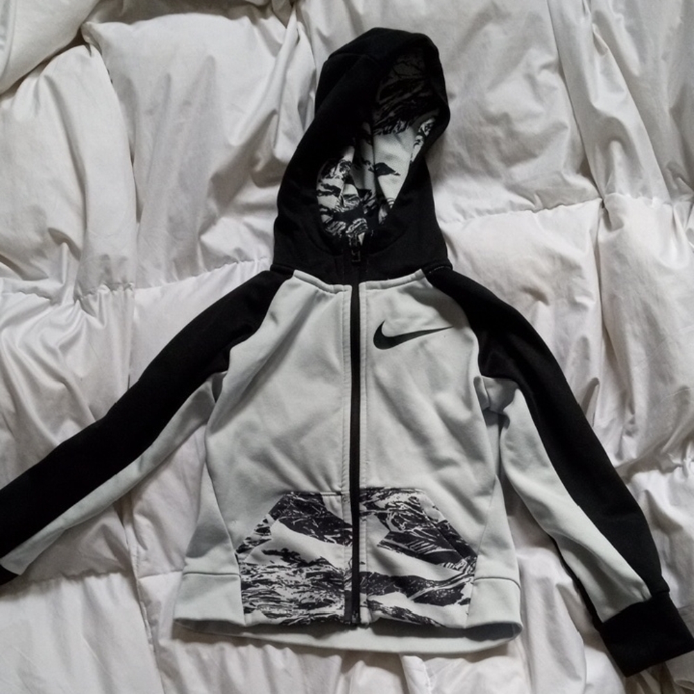 Nike Monochrome Graphic Hoodie